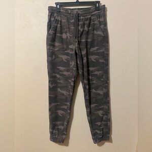 Athleta Farallon Jogger Mid-Rise Drawstring Pants Camo Size 8